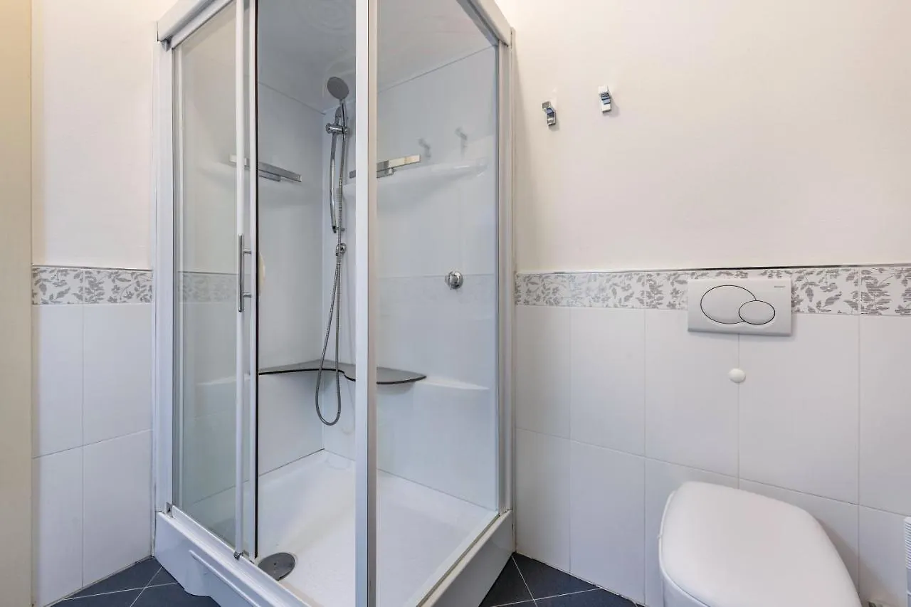 Apartment Residence Virgilio Red Toscolano Maderno