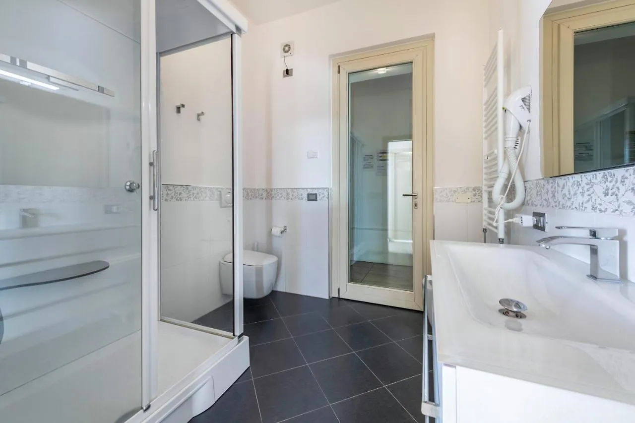 Apartment Residence Virgilio Red Toscolano Maderno Italy