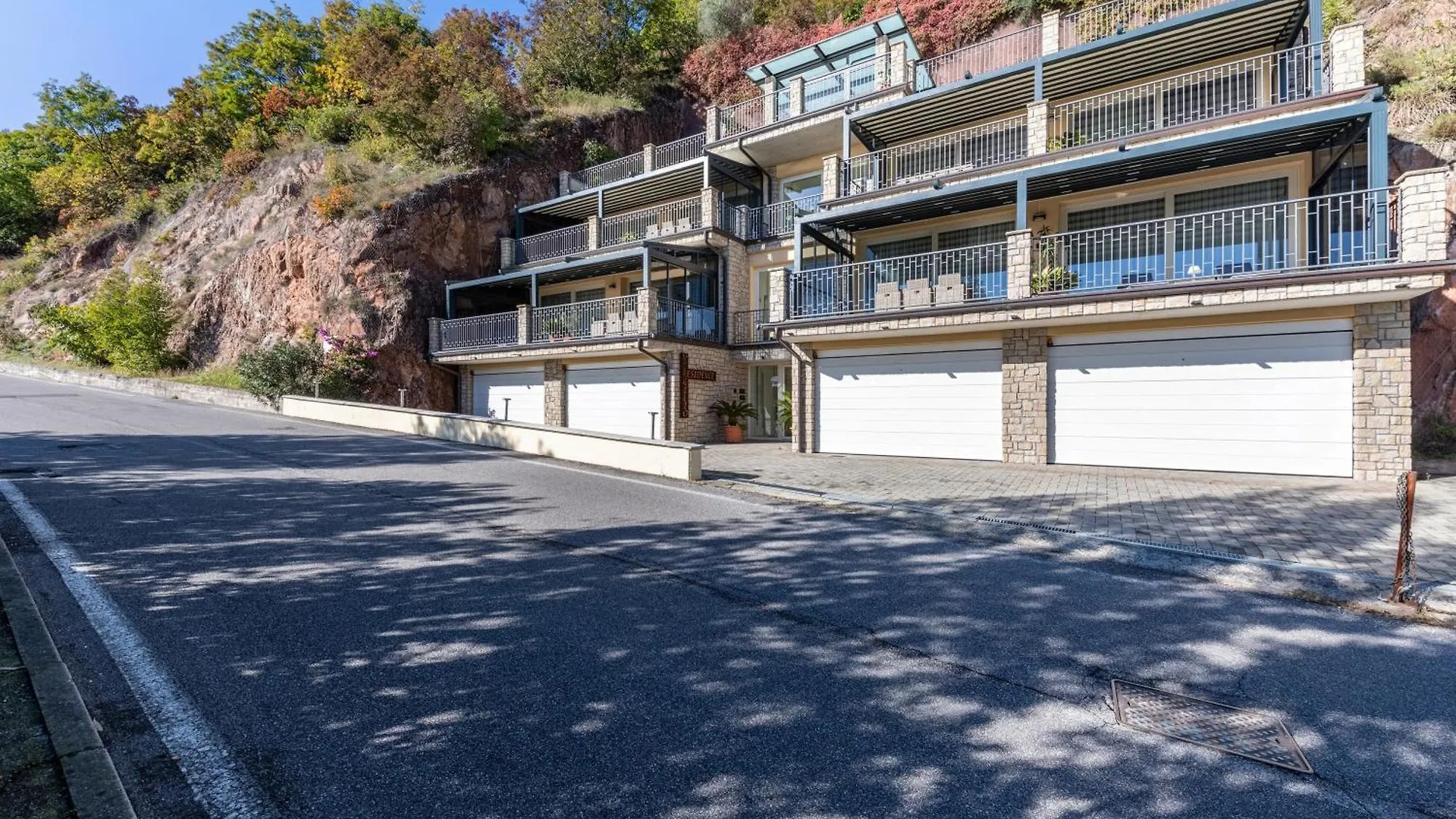 Residence Virgilio Red Toscolano Maderno Italy